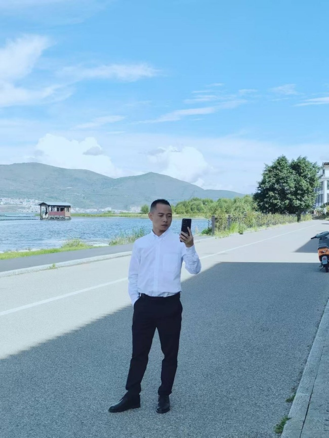 �������